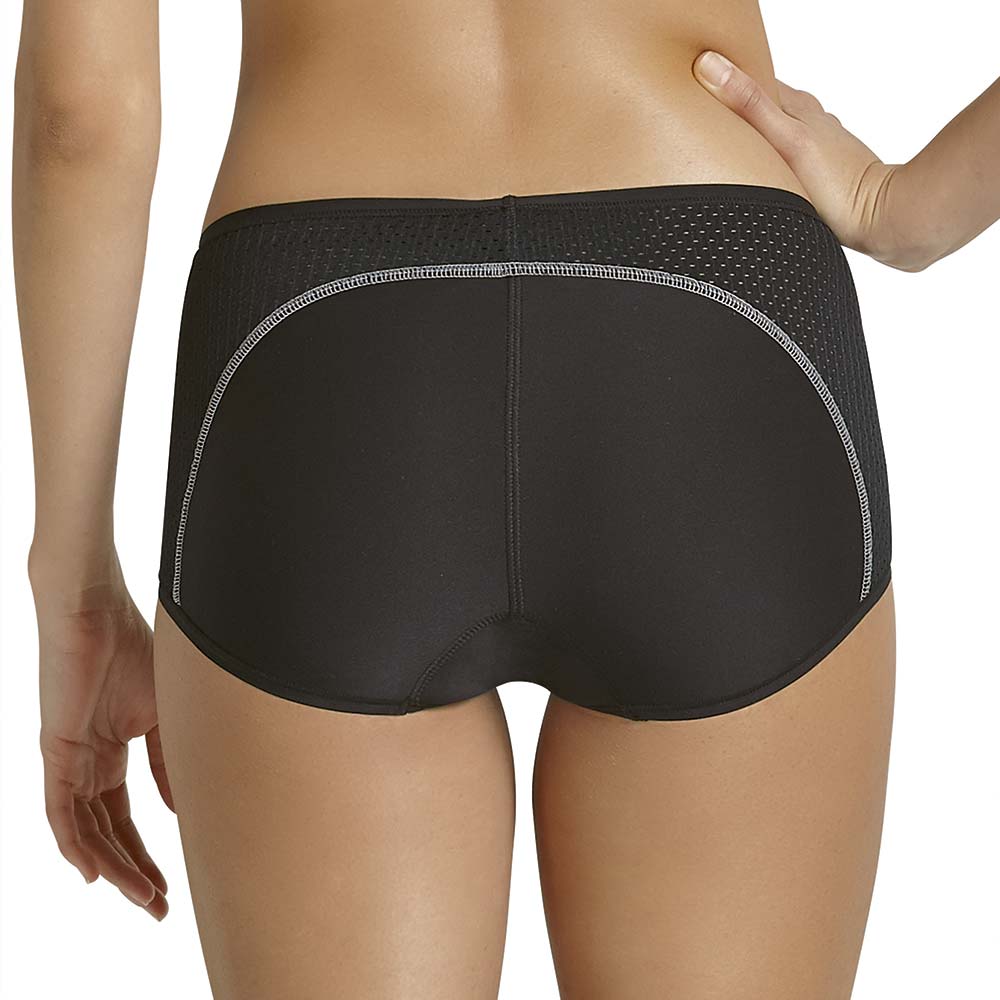 Anita Sport-Panty am Modell in der Rückansicht in Farbe schwarz